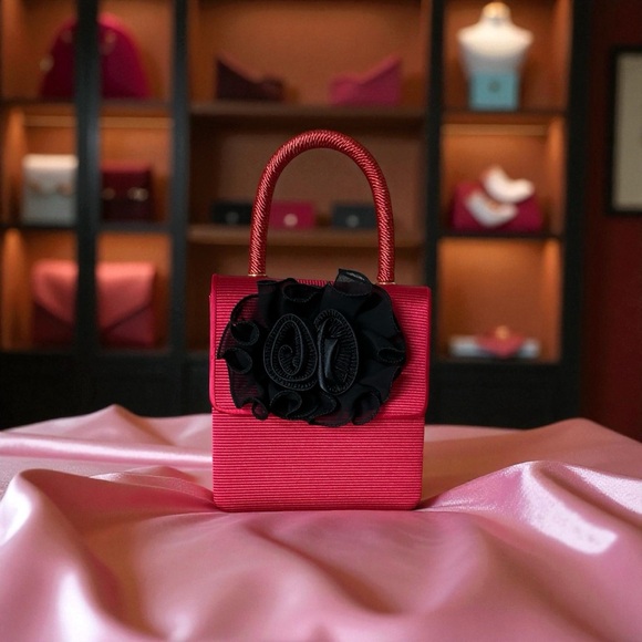 Stunning! Gorgeous deep red bag, in excellent condition. Stylish. - Picture 3 of 8